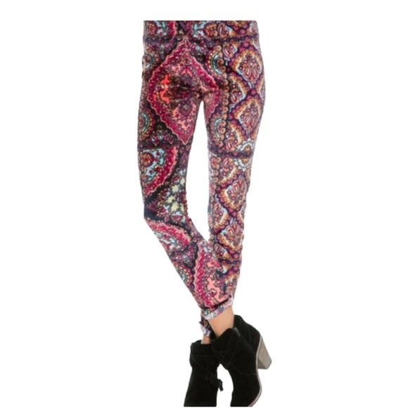 BILLABONG - Gypsy Den - Boho Print Plush Velvet Leggings - Picture 12 of 12